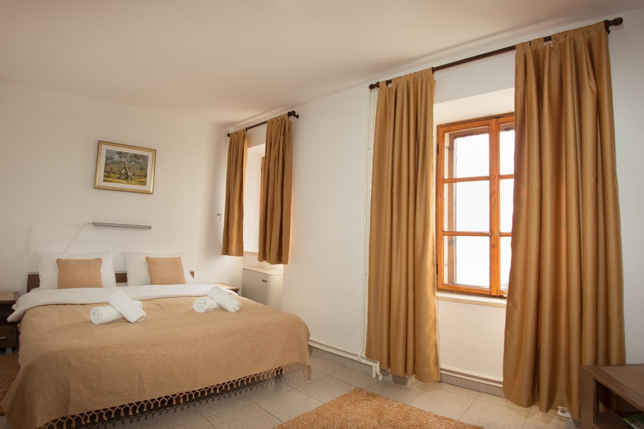 R-Club Old Town Apartments 布德瓦 外观 照片